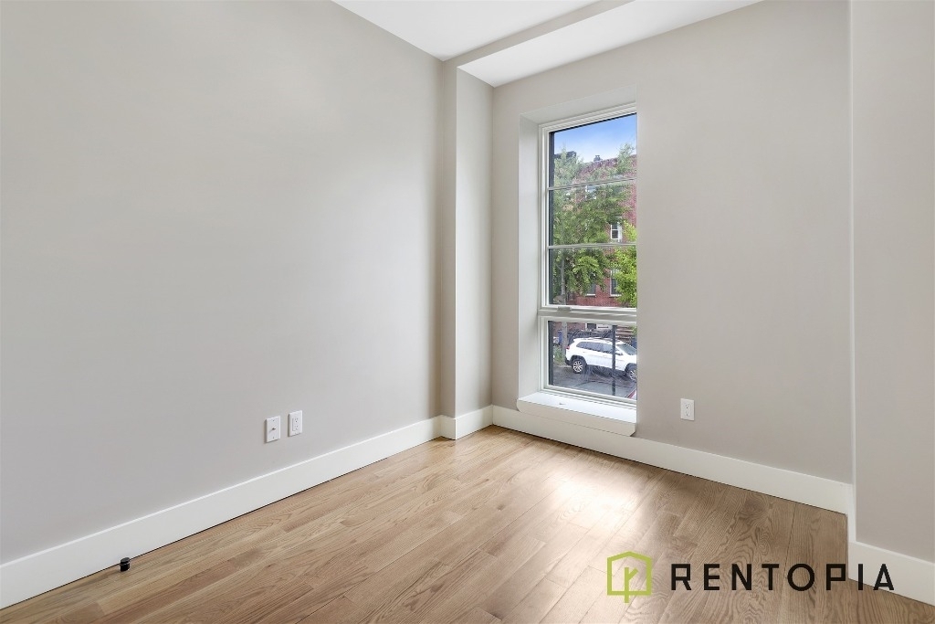 868 Lafayette Avenue - Photo 6