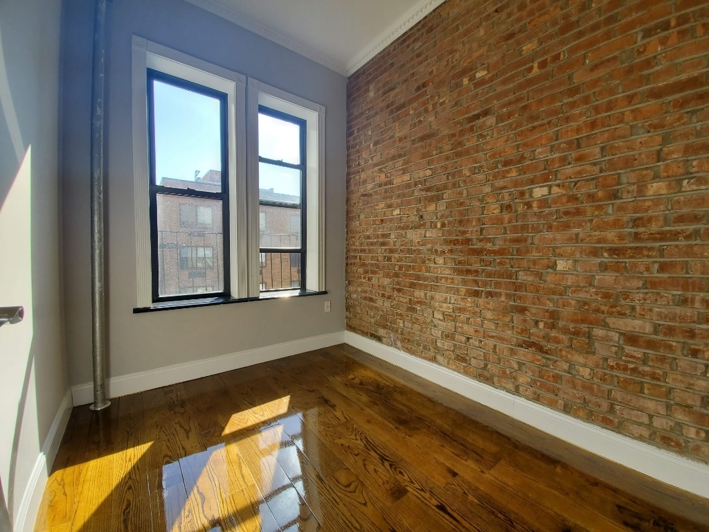 2329 First Avenue - Photo 4