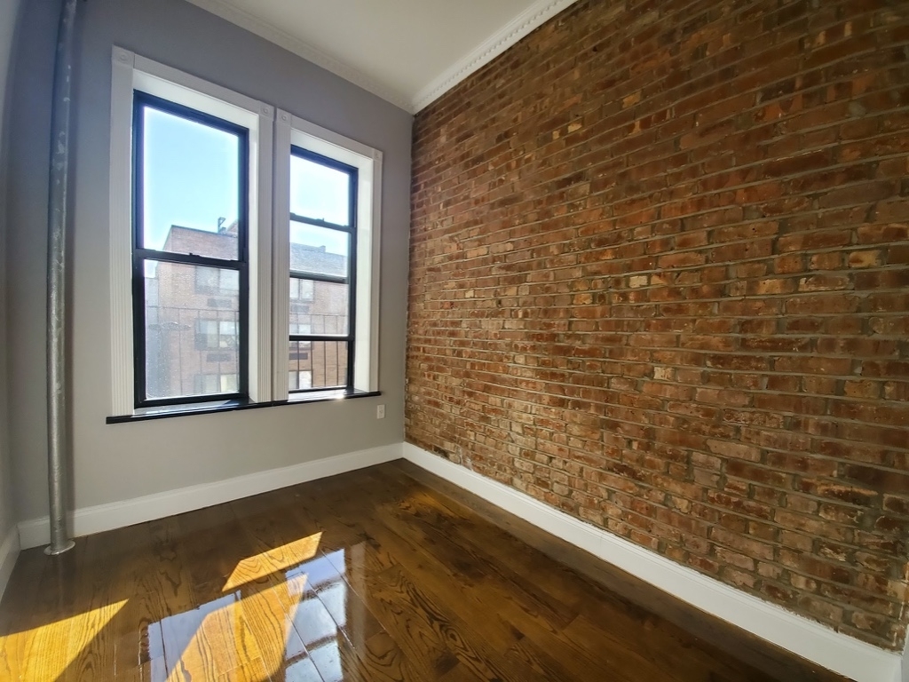 2329 First Avenue - Photo 2