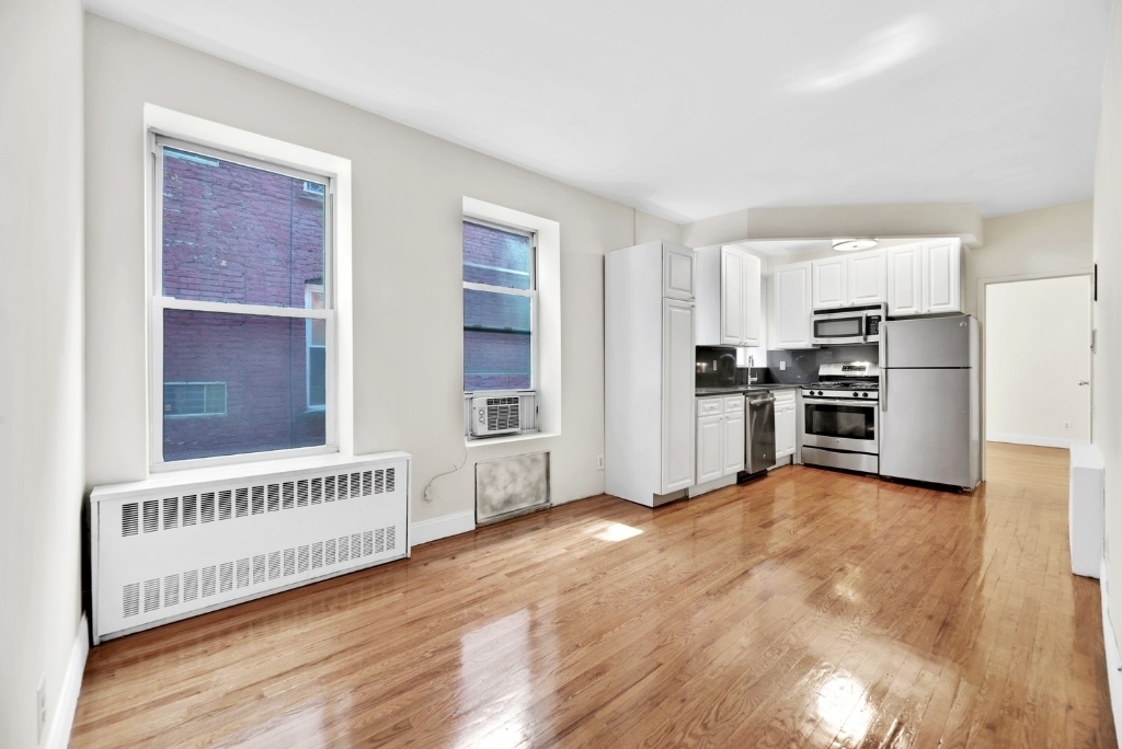 226 East 25th Street - Photo 1