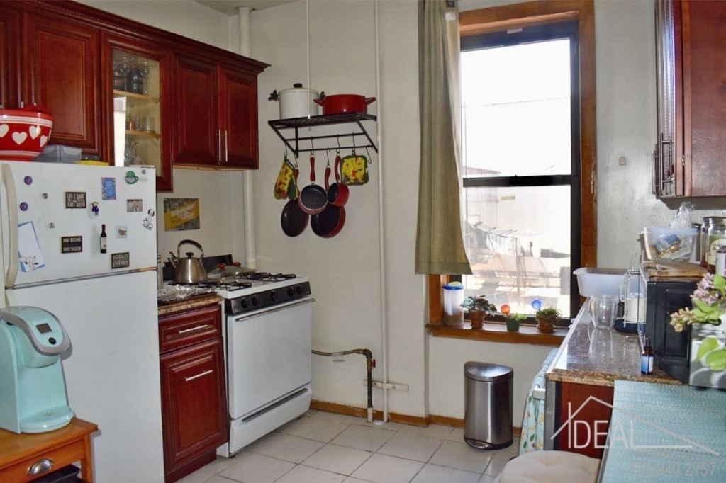 261 14th Street - Photo 1