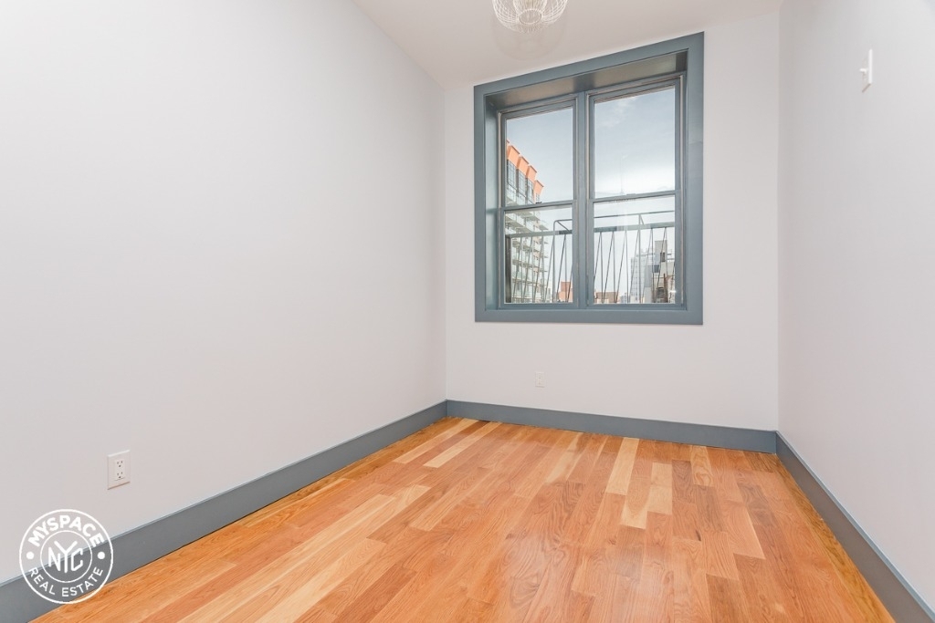 376 Bedford Avenue - Photo 9