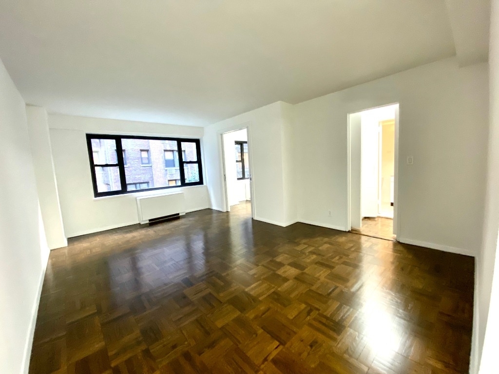 east 56th st - Photo 1