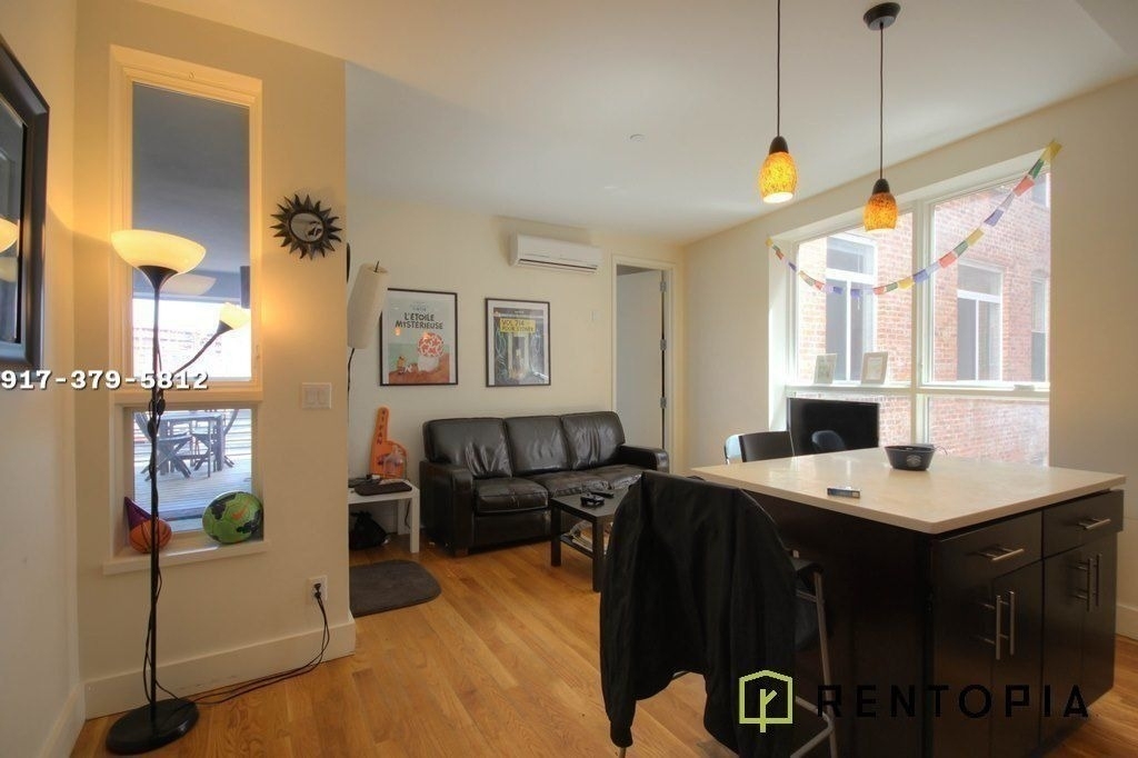 431 Grand St - Photo 1