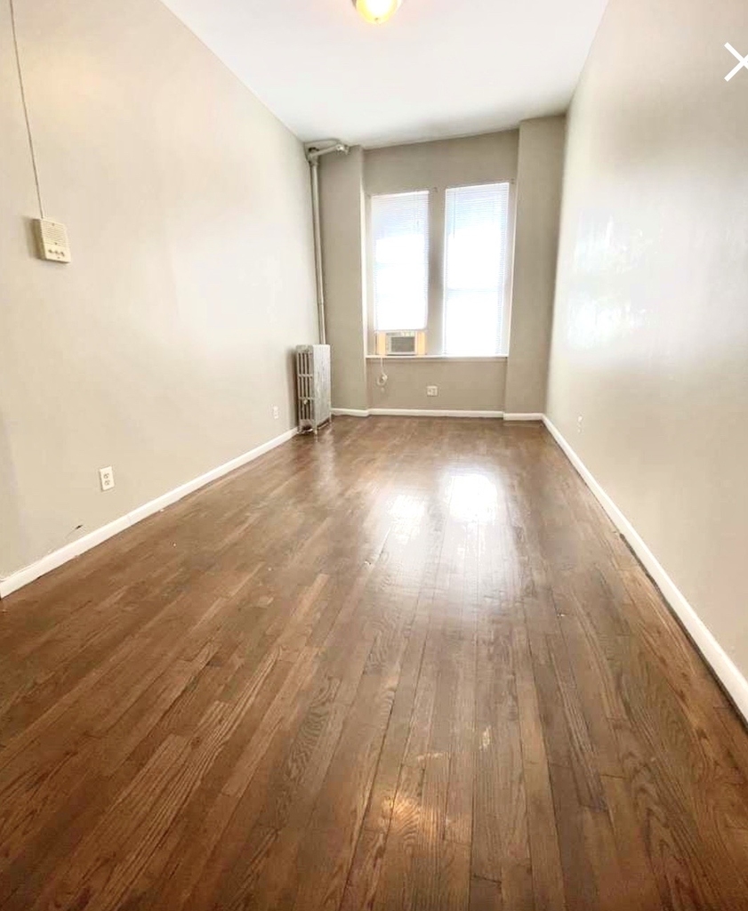 *NO FEE* STUDIO BY THE PARK! E81st St - Photo 1