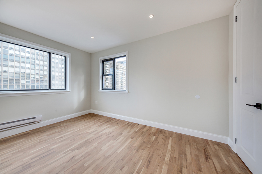 312 East 30th Street - Photo 2