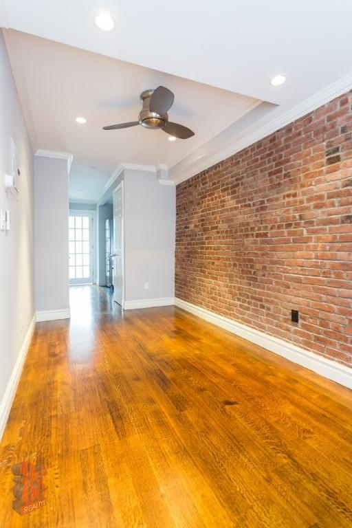 334 East 6th street - Photo 1