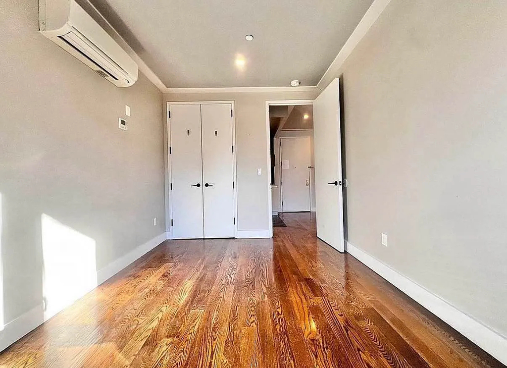 62 East 21st Street - Photo 4