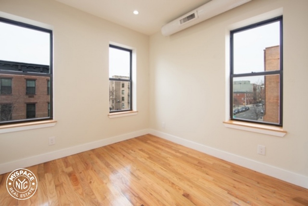 213 Stuyvesant Ave - Photo 4