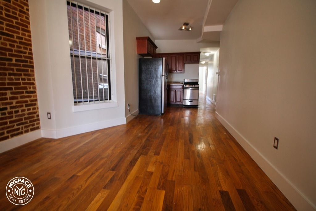 677 Quincy - Photo 2