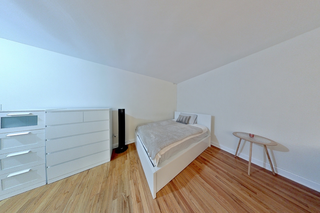 200 East 17th Street - Photo 2