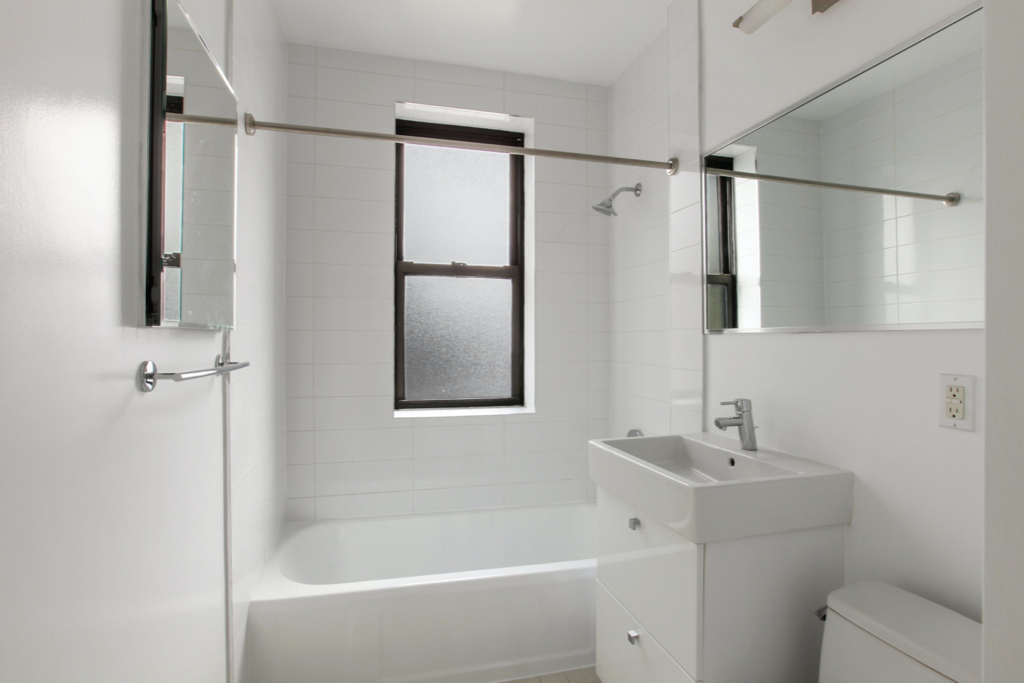 252 East 61st Street - Photo 8