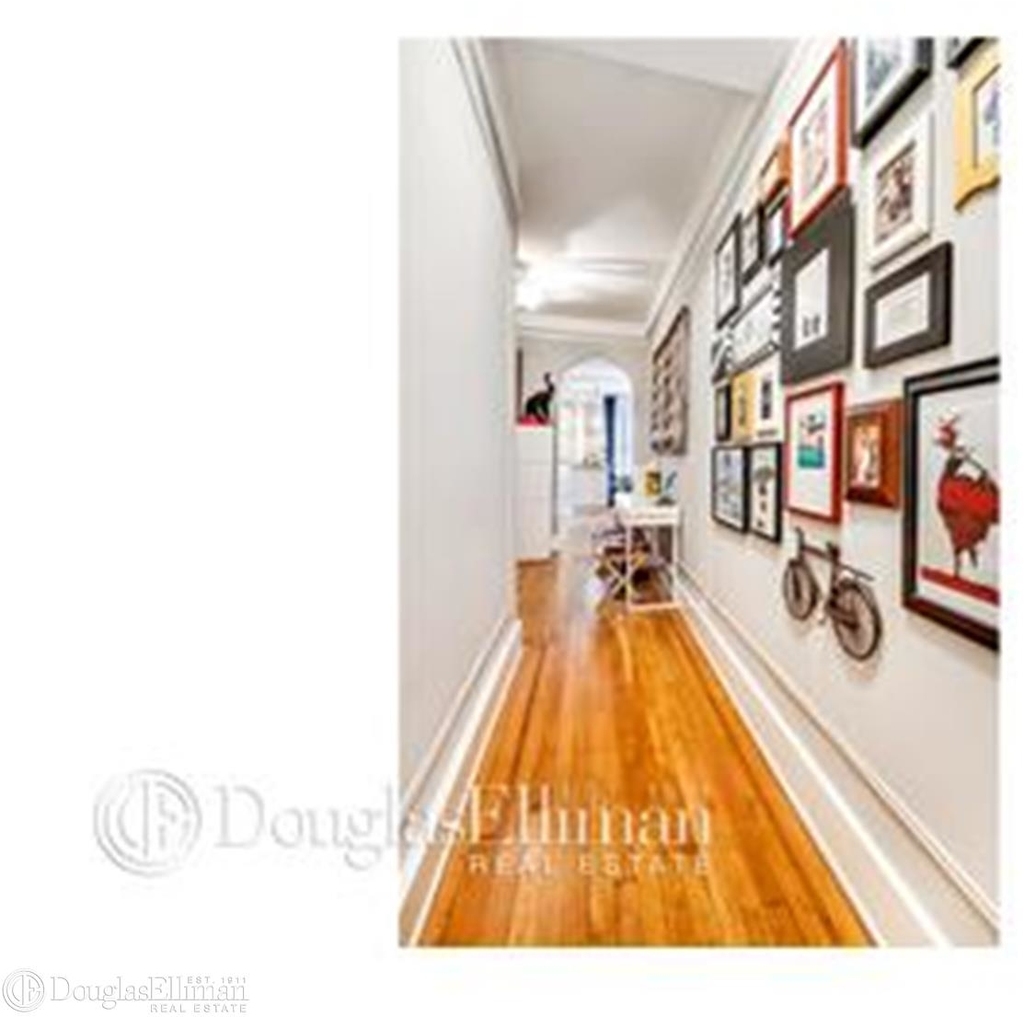 41 West 72nd St - Photo 4