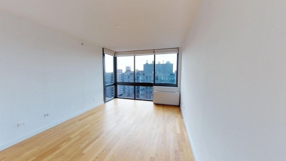 Columbus Avenue  - Photo 1