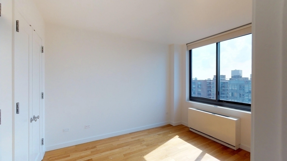 Columbus Avenue  - Photo 2
