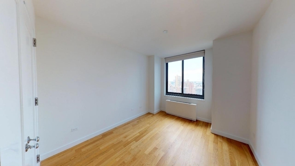 Columbus Avenue  - Photo 3