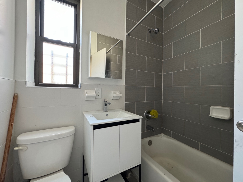 1497 Carroll Street - Photo 5