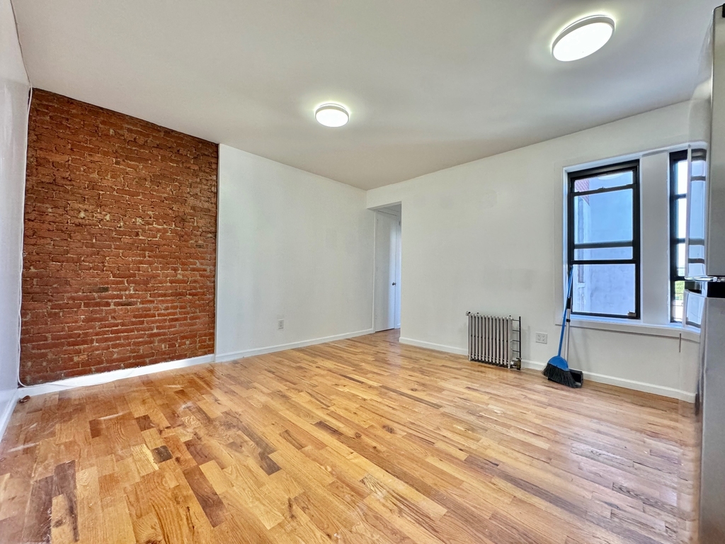 1497 Carroll Street - Photo 0