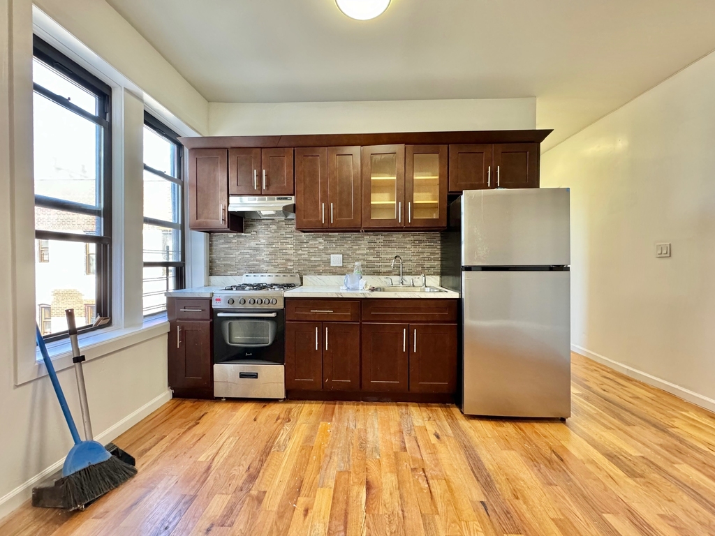 1497 Carroll Street - Photo 2