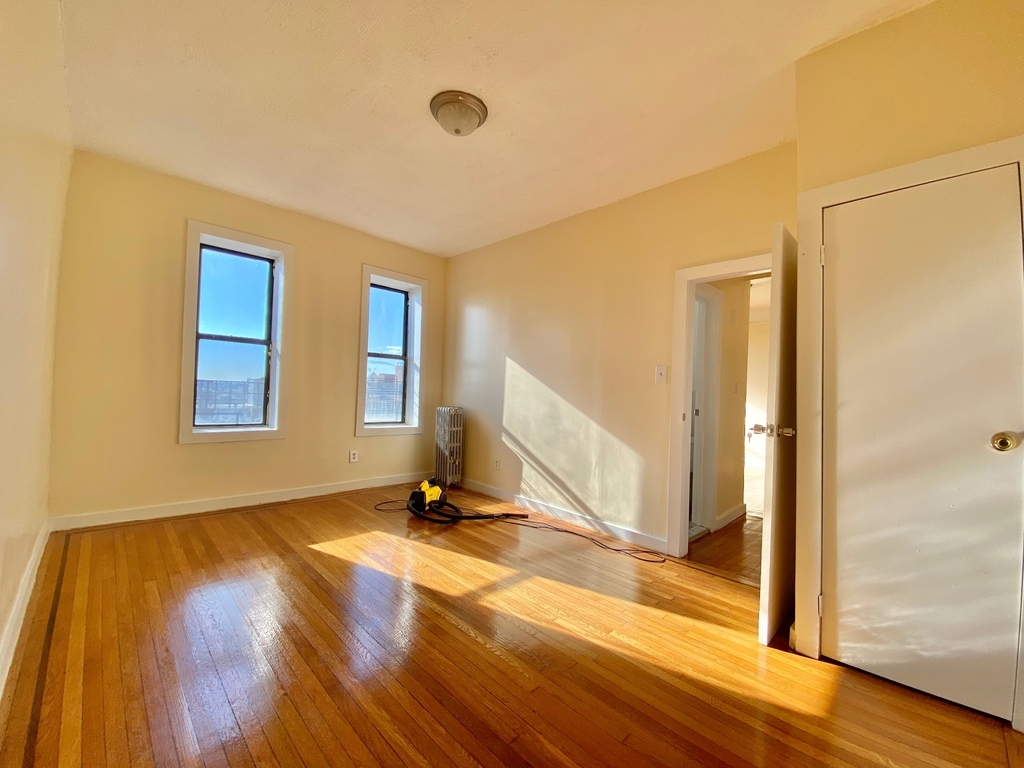 1497 Carroll Street - Photo 2
