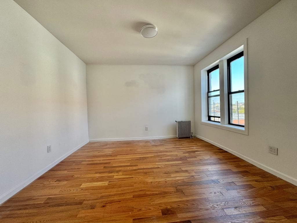 1497 Carroll Street - Photo 4