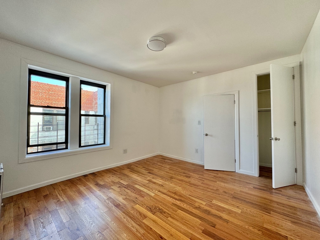 1497 Carroll Street - Photo 3