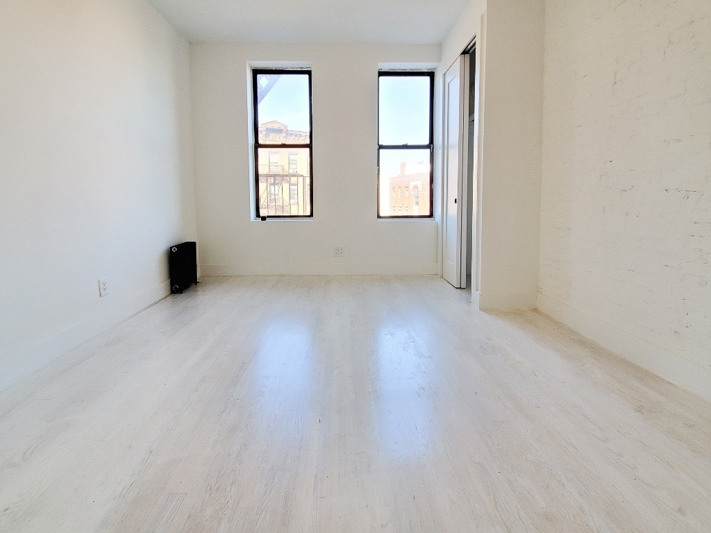 750 Washington Avenue - Photo 3