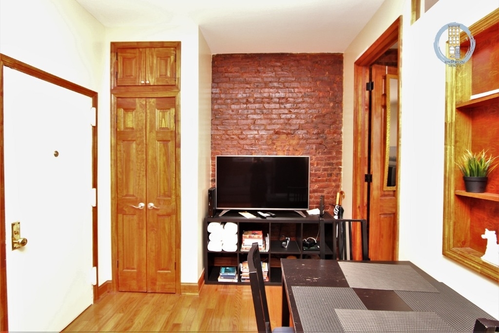 399 Smith Street - Photo 8