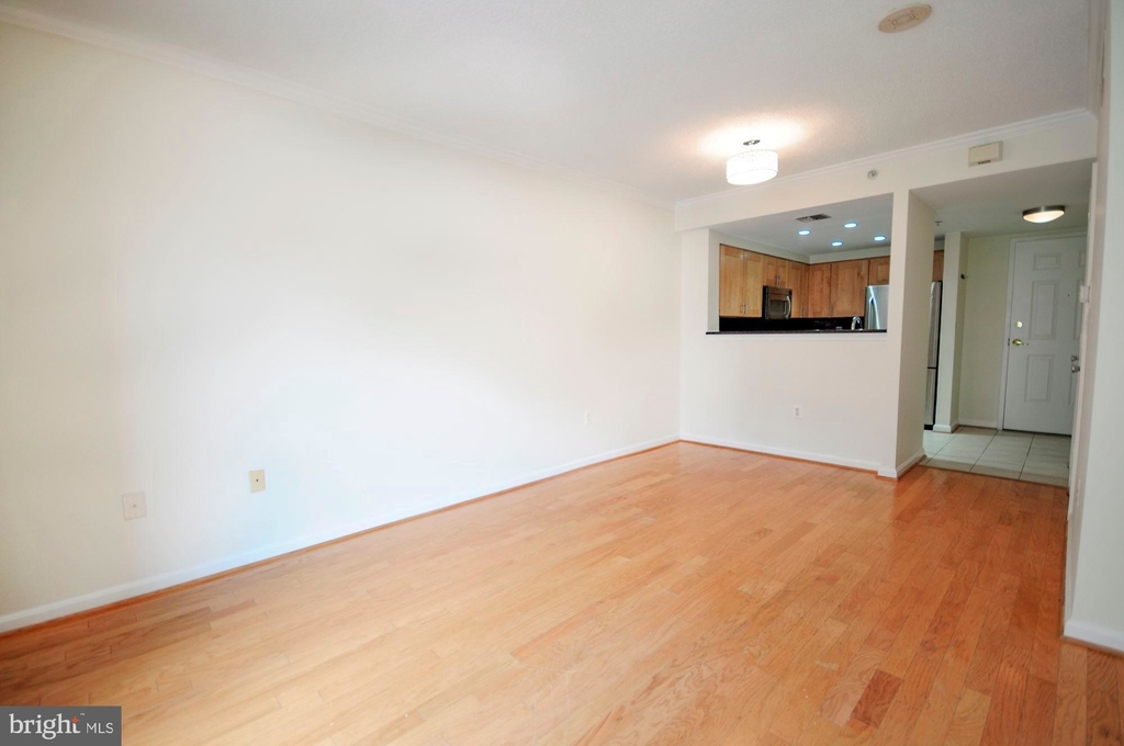 3835 9th Street N - Photo 2