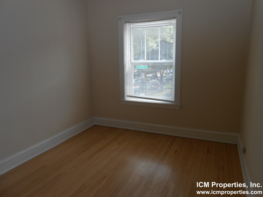 2202 Foster - Photo 12