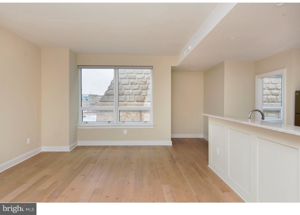 234 N Columbus Boulevard - Photo 23