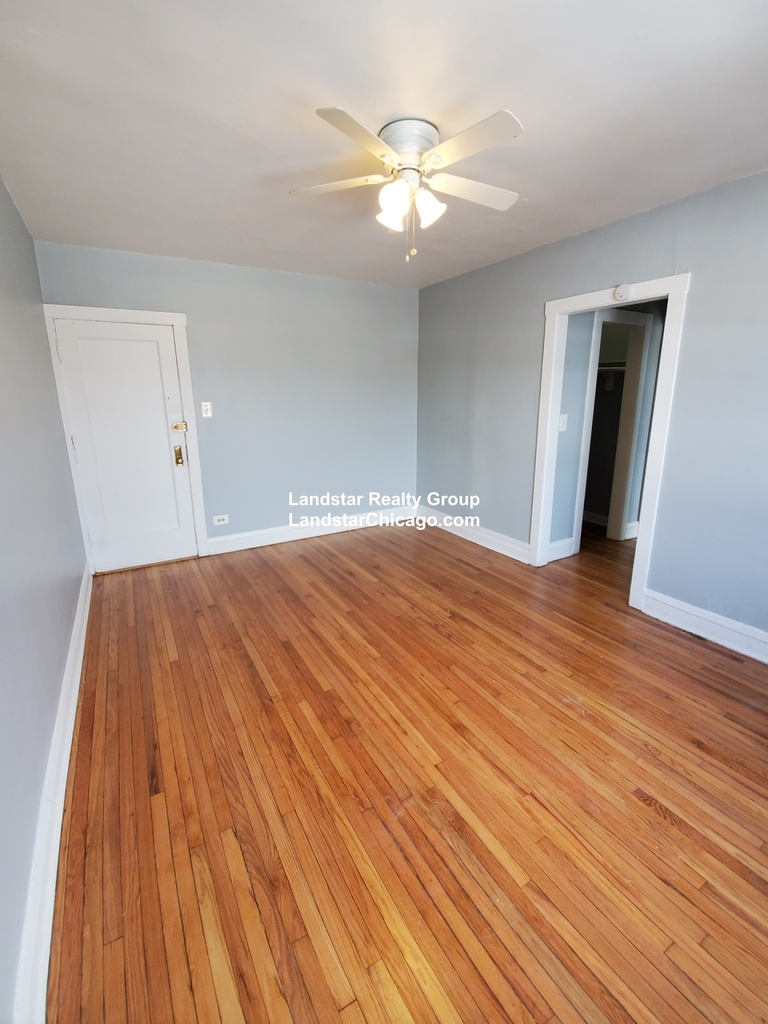 4606 North Beacon - Photo 0