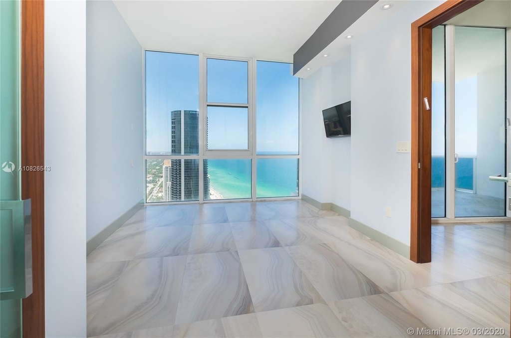 18201 Collins Ave - Photo 29