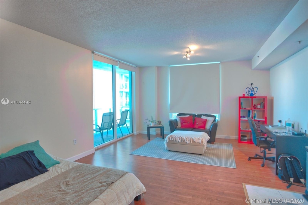 1900 N Bayshore Dr - Photo 5