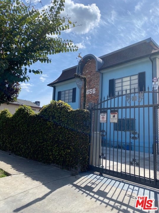 5656 Ave La Mirada - Photo 0