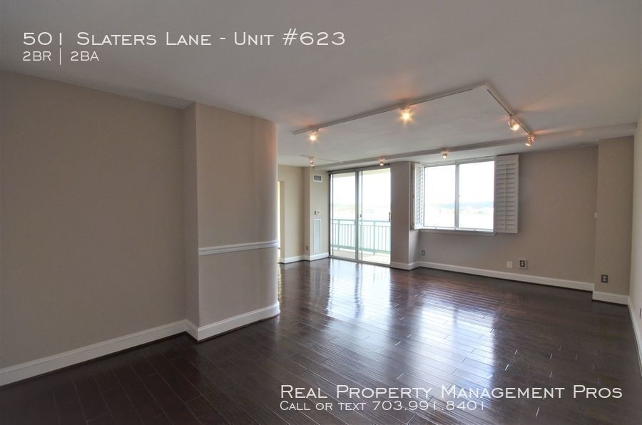 501 Slaters Lane - Photo 3