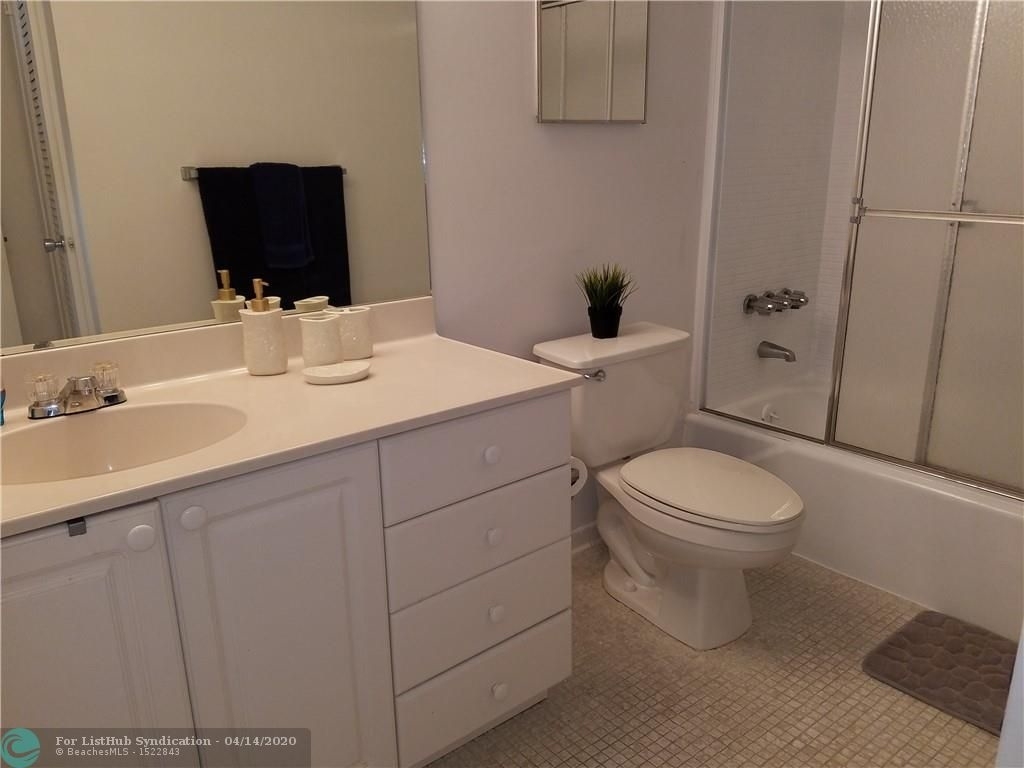 19370 Collins Ave - Photo 6