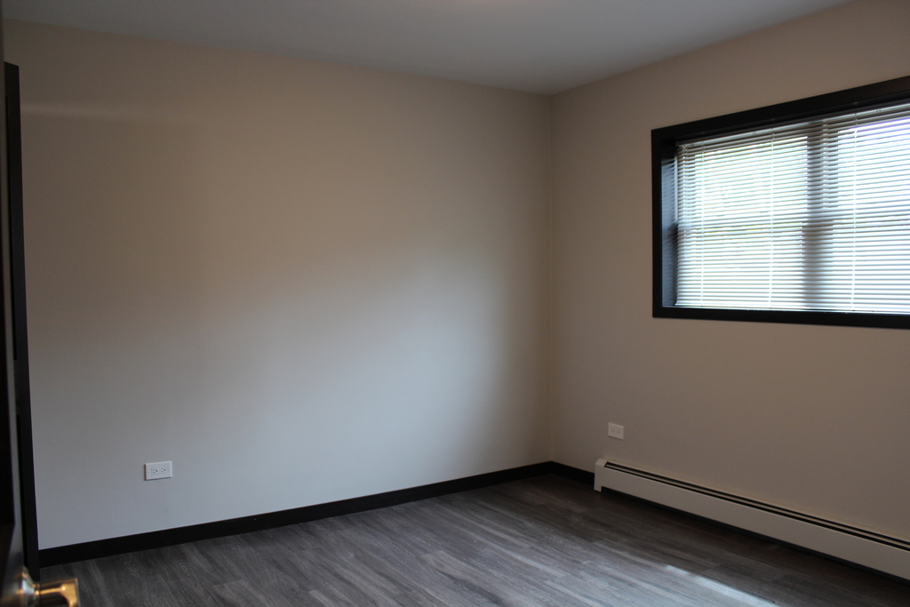 800 North Hamlin Avenue - Photo 6