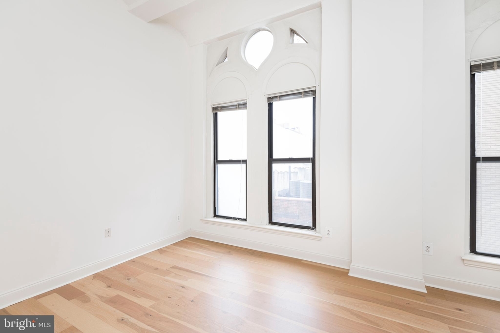 701 Sansom Street - Photo 18