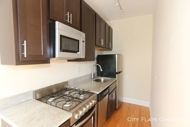 4614 N. Paulina - Photo 2