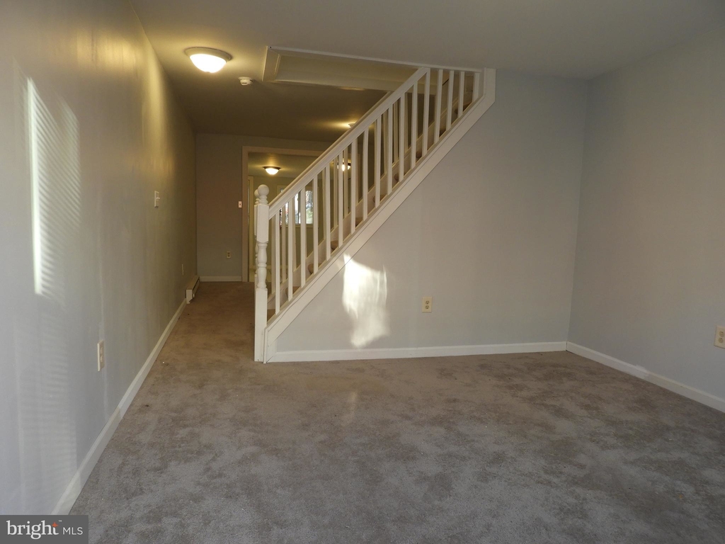 320 Ridgeway Street - Photo 9