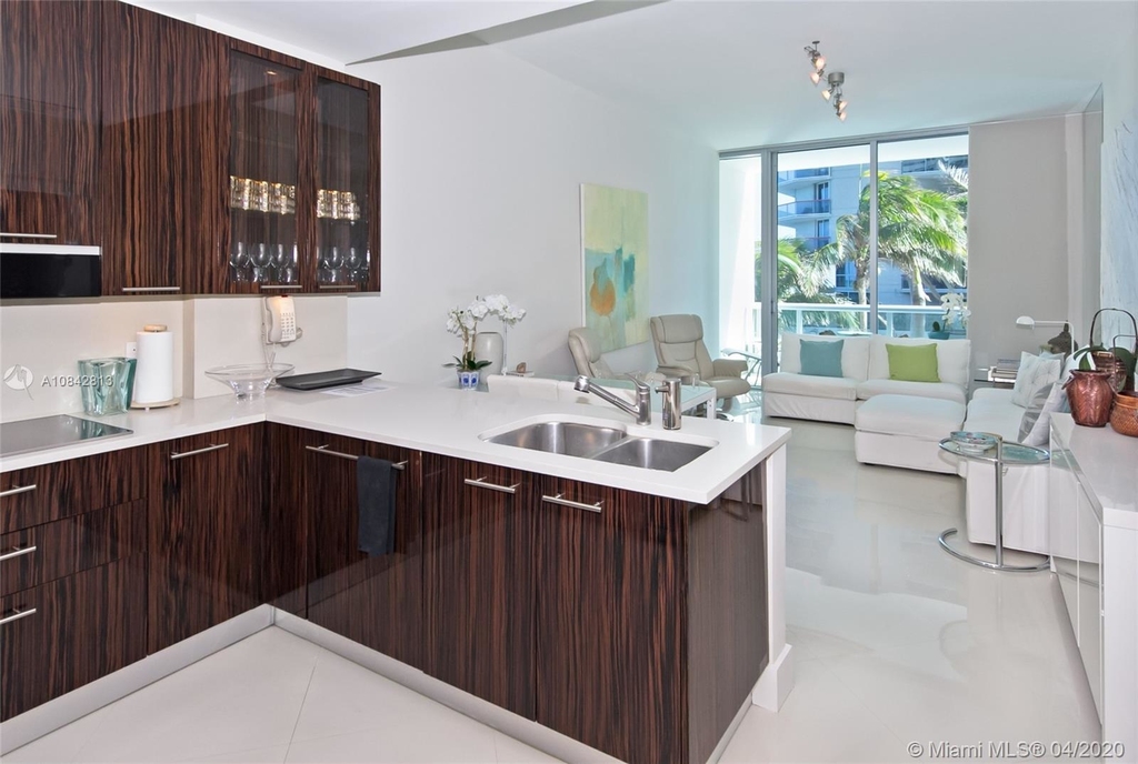 6799 Collins Ave - Photo 2
