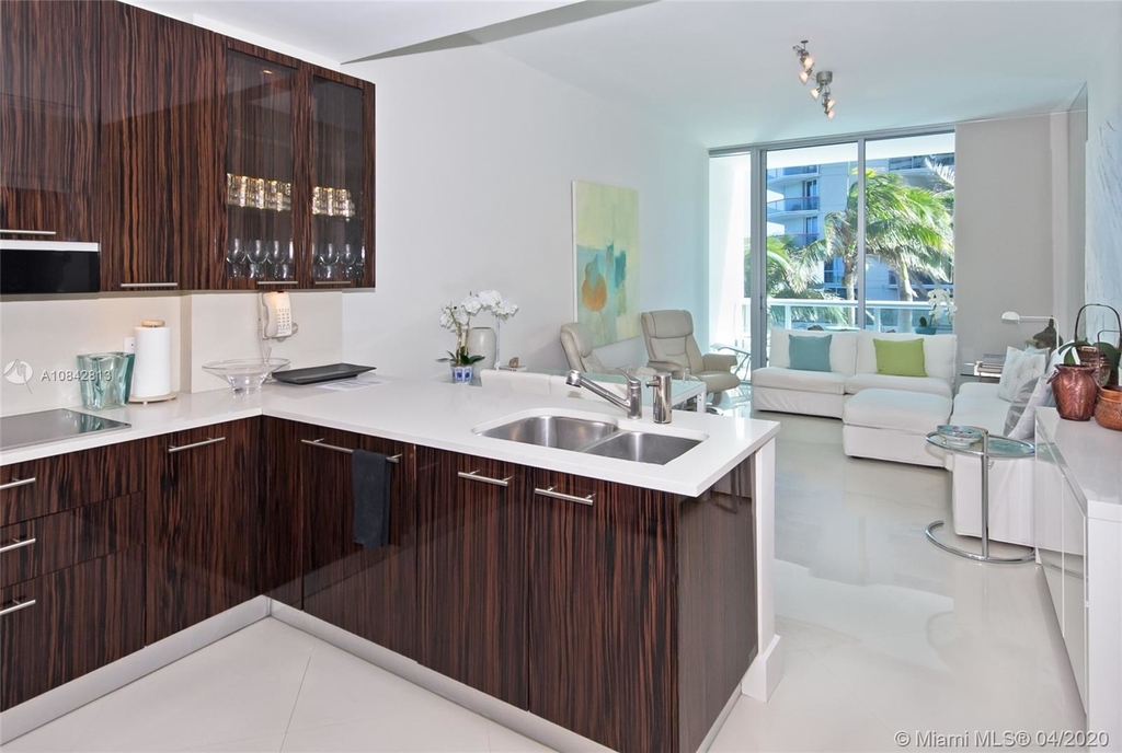 6799 Collins Ave - Photo 4