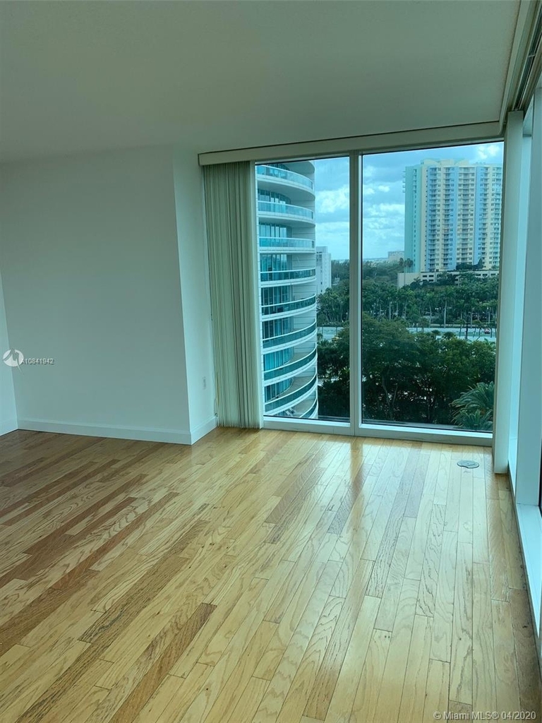 2101 Brickell Av - Photo 5