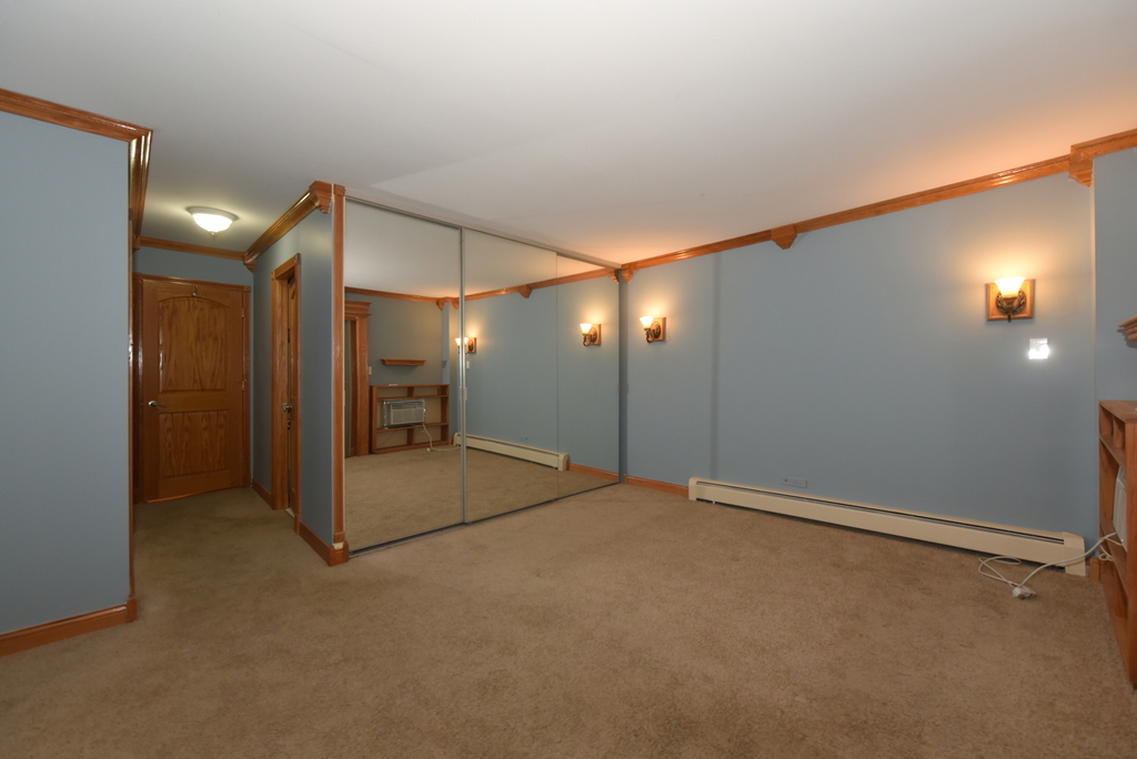 1567 Ridge Avenue - Photo 6