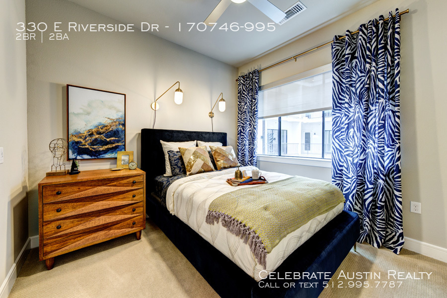 300 E Riverside Dr - Photo 16