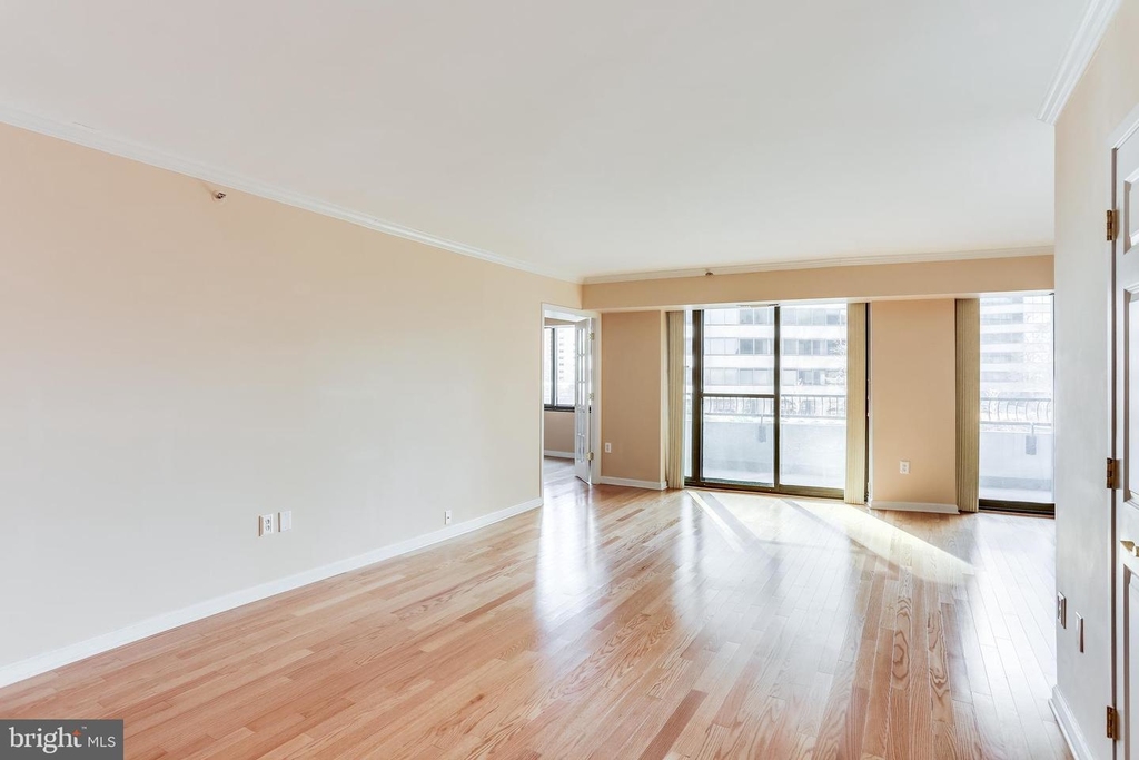 1300 Crystal Dr #401s - Photo 31