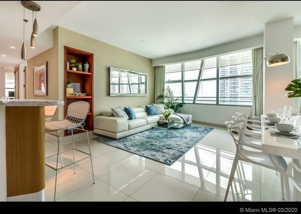 1395 Brickell Ave - Photo 2