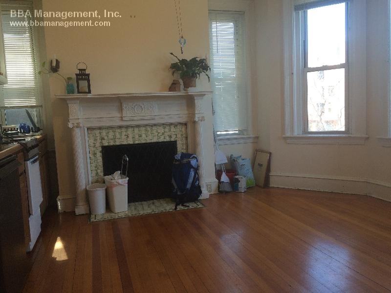 1648 Massachusetts Ave. - Photo 2