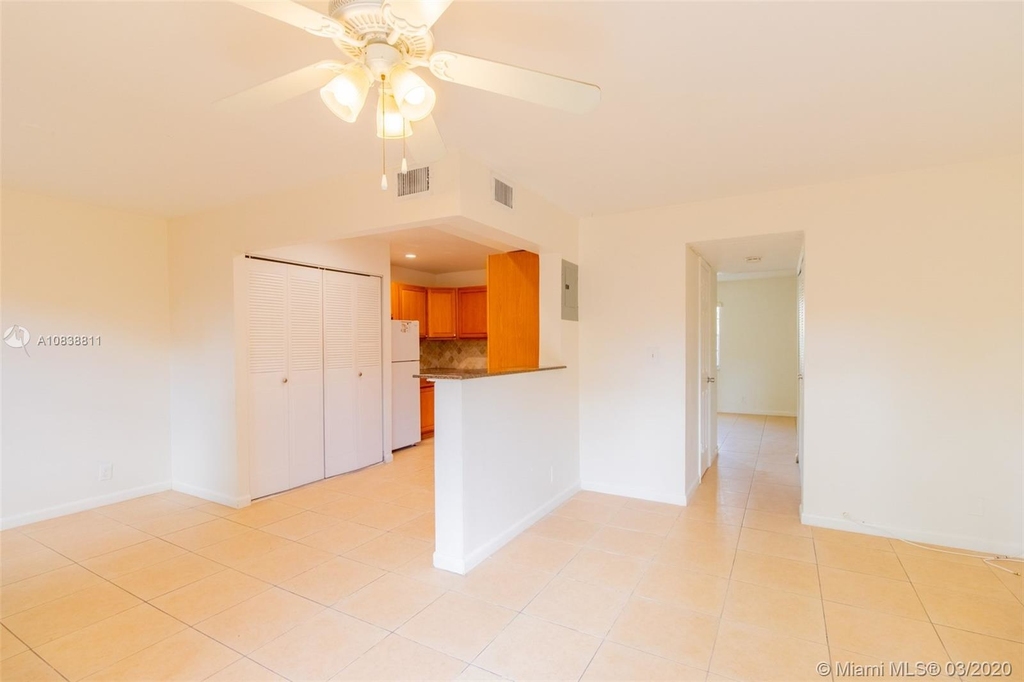 8018 Sw 18th Ct - Photo 6